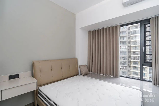 142㎡現(xiàn)代四居室，演繹時(shí)尚簡(jiǎn)約，締造寧?kù)o雅致